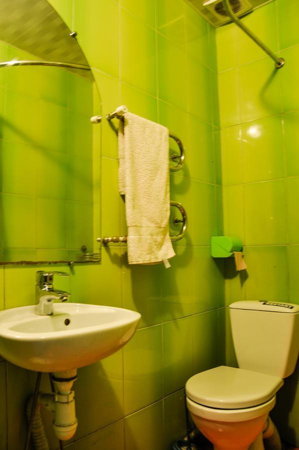 Funky Mamaliga Hostel คีชีเนา ภายนอก รูปภาพ