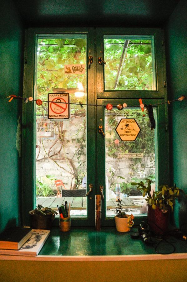 Funky Mamaliga Hostel คีชีเนา ภายนอก รูปภาพ