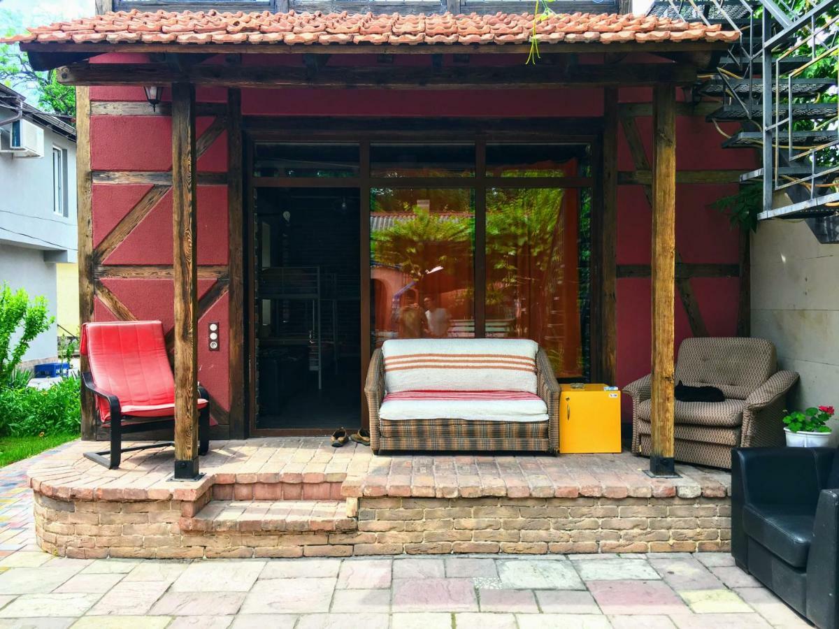 Funky Mamaliga Hostel คีชีเนา ภายนอก รูปภาพ